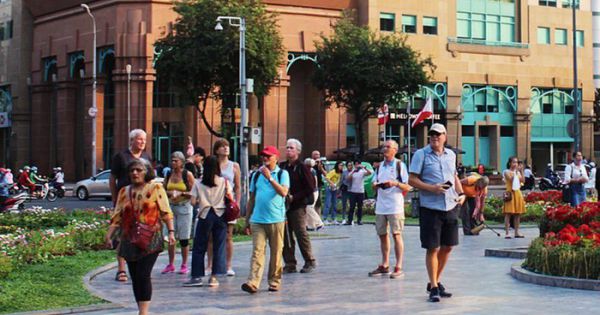 Tháng 2 lượng khách quốc tế đến TP Hồ Chí Minh giảm hơn 50%
