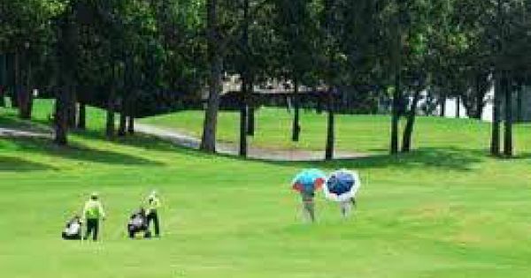 Chủ tịch UBND TP HCM chỉ đạo tạm dừng hoạt động tại sân golf Thủ Đức