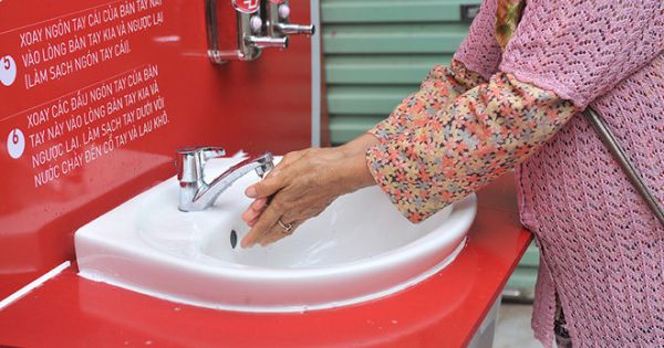 Lắp đặt 100 trạm rửa tay góp phần phòng chống dịch Covid-19