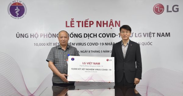 LG trao tặng cho Bộ Y Tế 10.000 bộ kit xét nghiệm PCR