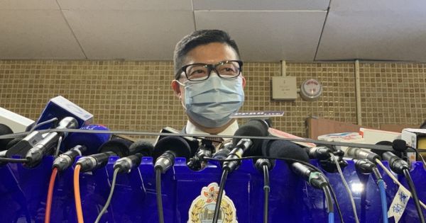 Cảnh sát trưởng Hong Kong xin lỗi giới truyền thông