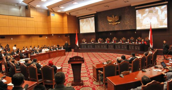 Indonesia: Tòa án Hiến pháp triệu tập Tổng thống và Chủ tịch Hạ viện