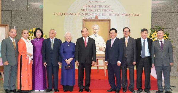 Thủ tướng Nguyễn Xuân Phúc dự kỷ niệm 75 năm thành lập ngành ngoại giao Việt Nam