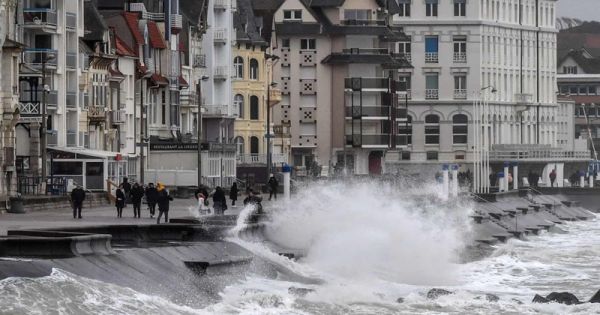 Nhiều người mất tích do bão lớn tại Pháp