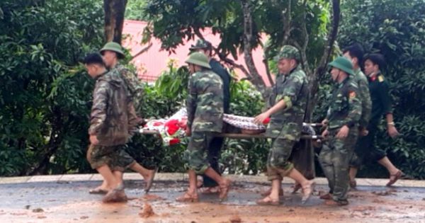 Thủ tướng yêu cầu tập trung mọi nguồn lực cứu hộ nạn nhân ở Huế và Quảng Trị