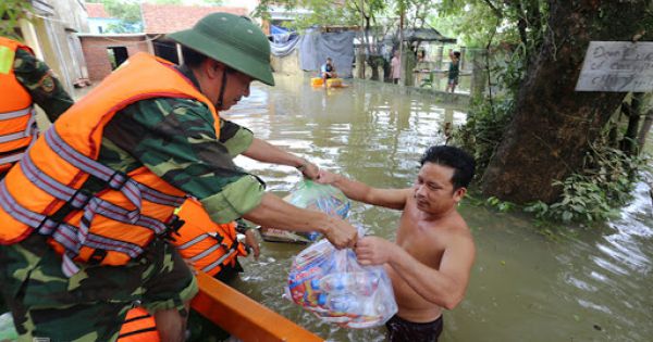 Thừa Thiên Huế phân bổ 1.000 tấn gạo và 4 tấn lương khô cho người dân vùng bị thiên tai, mưa lũ