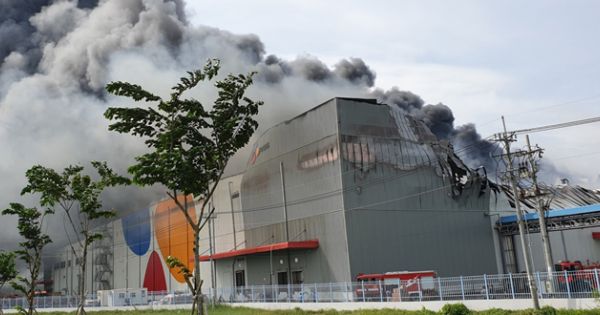 Cháy lớn trong Khu công nghiệp Hiệp Phước