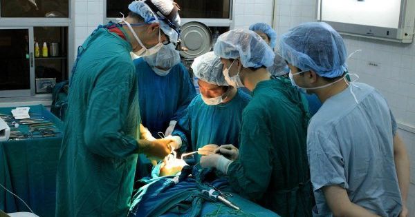 TP. HCM: Bệnh viện Trưng Vương phát hiện hơn 3.000 ca phẫu thuật thẩm mỹ thực hiện “chui”