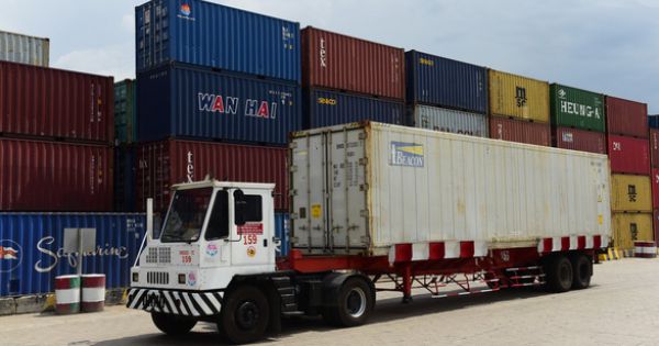 Chính phủ chỉ đạo kiểm tra làm rõ việc tăng giá thuê container