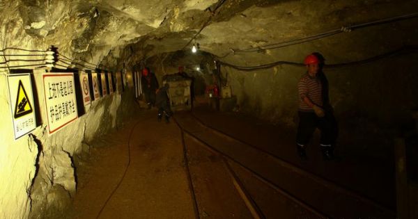 Sập mỏ vàng ở Trung Quốc: 12 người vẫn còn sống sau 1 tuần bị mắc kẹt