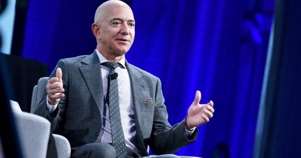 Người sáng lập Amazon từ chức giám đốc điều hành