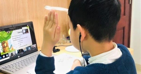 Đề xuất cho học sinh Hà Nội tiếp tục học trực tuyến