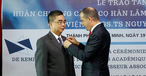 PGS-TS Nguyễn Ngọc Điện rời ghế Hiệu trưởng Trường ĐH Hoa Sen