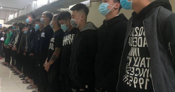 Khởi tố 17 đối tượng vác hung khí chém người đi đường tử vong tại Hà Nội