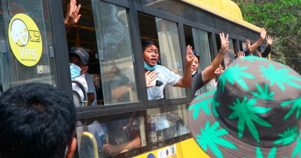 Quân đội Myanmar phóng thích thêm hàng trăm người biểu tình