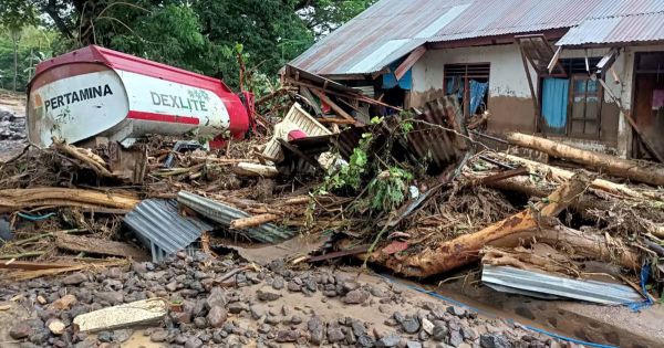 Indonesia: Thương vong do lũ lụt tiếp tục tăng