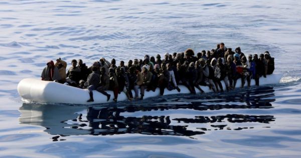 Phát hiện khoảng 10 thi thể cùng con thuyền bị đắm ở ngoài khơi Libya