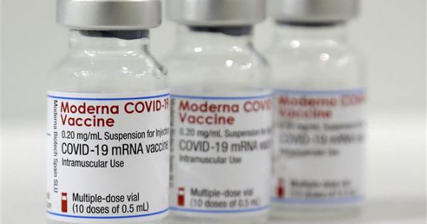 WHO phê chuẩn Moderna là vaccine COVID-19 sử dụng khẩn cấp