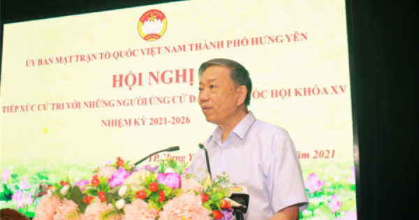 Bộ trưởng Tô Lâm tiếp xúc cử tri tại Hưng Yên