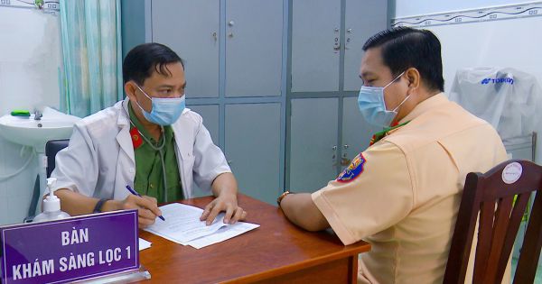 Tiêm vaccine ngừa COVID-19 cho 500 cán bộ, chiến sĩ Công an tỉnh Bạc Liêu
