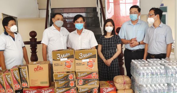 Sở Tư pháp tỉnh Bạc Liêu hỗ trợ nhu yếu phẩm cho các khu cách ly