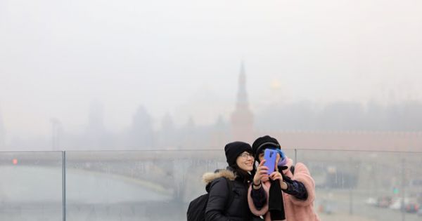 Hàng trăm chuyến bay bị ảnh hưởng do sương mù dày đặc ở Moskva, Nga