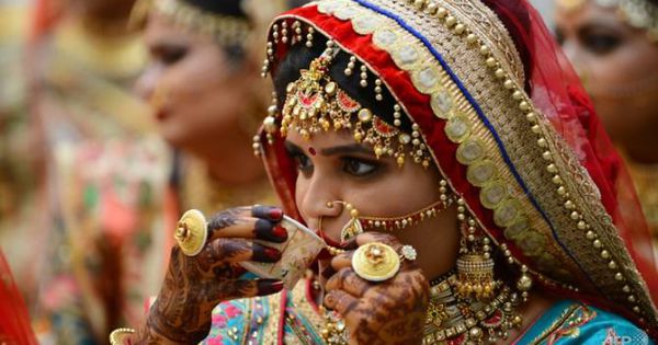 Ấn Độ thay đổi tuổi kết hôn nữ giới từ 18 lên 21 tuổi
