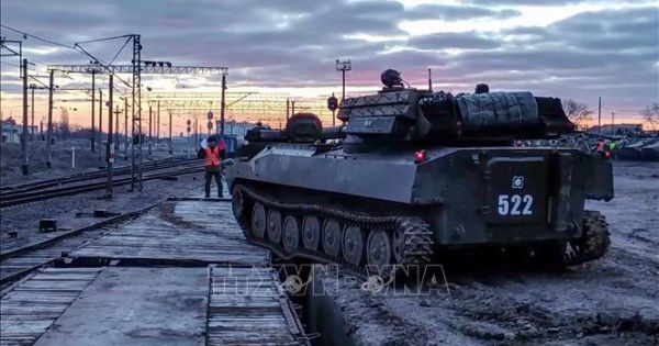 Nga rút thêm quân khỏi biên giới với Ukraine