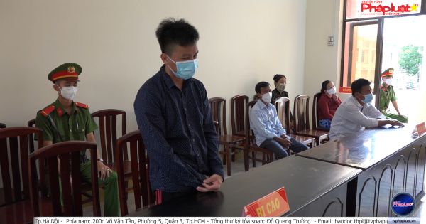 Kiên Giang – Phạt 7 năm tù cho người em chém anh ruột trọng thương chỉ vì tiền hỗ trợ Covid