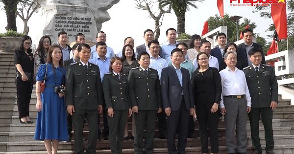 Bộ trưởng Bộ Tư pháp Lê Thành Long thăm và làm việc với Sở Tư pháp tỉnh Hòa Bình