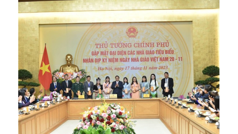Thủ tướng Phạm Minh Chính: Tập trung hoàn thiện cơ chế, chính sách tuyển dụng, sử dụng, đãi ngộ giáo viên