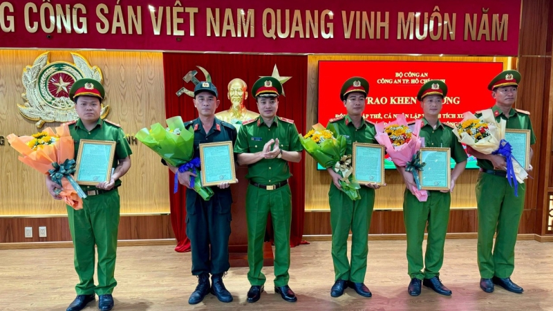 TP HCM: Khen thưởng các đơn vị tham gia truy bắt hung thủ sát hại nhân viên quán cà phê ở Hóc Môn