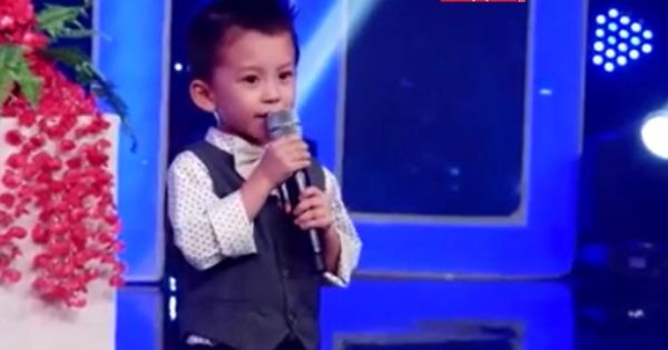 Cậu bé 4 tuổi hát Blero khiến Trấn Thành, Mỹ Linh thán phục