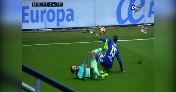 Hậu vệ Barca dính chấn thương kinh hoàng