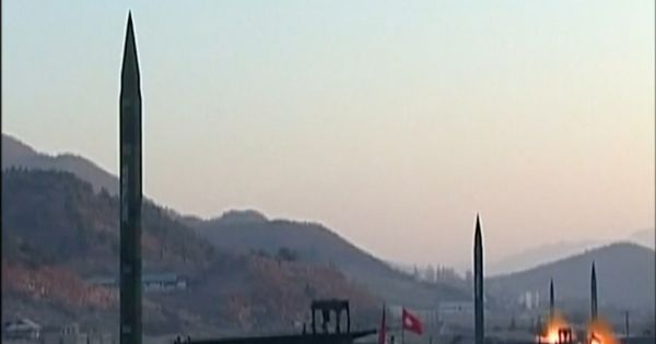 Hàn Quốc phóng tên lửa đạn đạo trước cuộc họp Trump-Xi Jinping