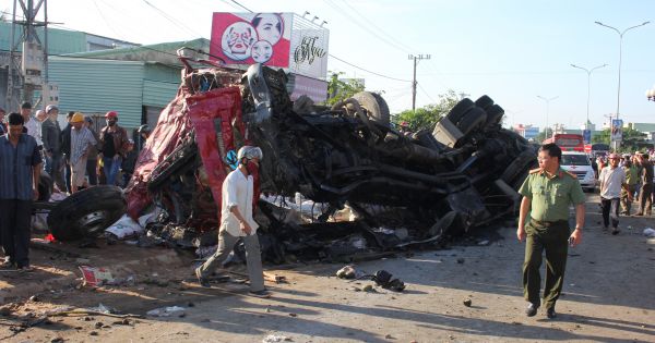 Gia Lai: Xe khách đấu đầu xe tải, hàng chục người thương vong