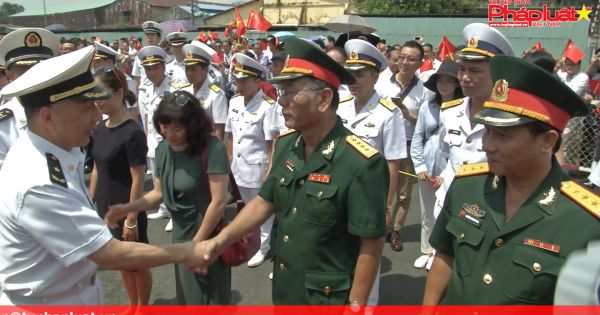 Tàu chiến Trung Quốc cập Cảng quốc tế TPHCM thăm hữu nghị Việt Nam