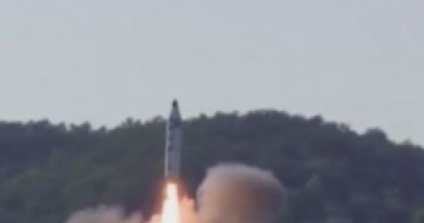 Triều Tiên tung video phô diễn sức mạnh tên lửa hạt nhân