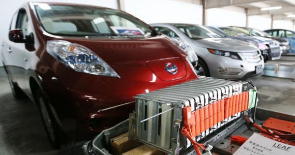 Các công ty sản xuất xe hơi điện đối mặt với áp lực chi phí vì giá kim loại tăng cao