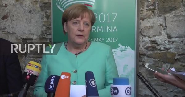 Merkel kêu gọi châu Âu phải đoàn kết trong tình cảnh không ổn định