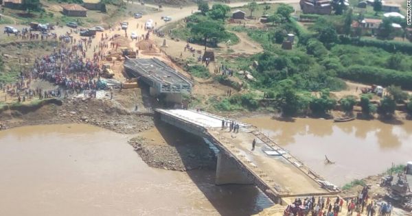 Trung Quốc xây dựng cầu 12 triệu đô la ở Kenya đã bị đổ