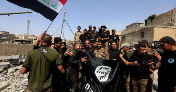 Các cuộc đụng độ lẻ tẻ ở Mosul, Iraq sau tuyên bố chiến thắng