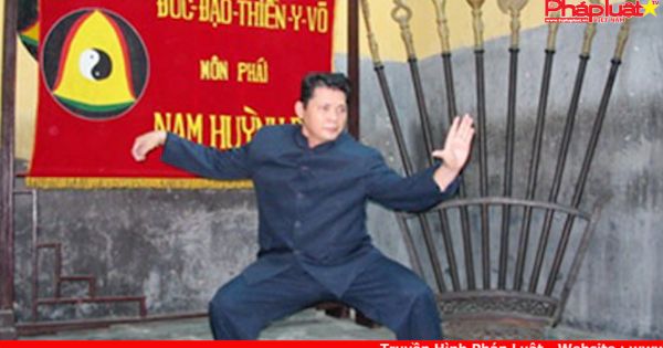 “Sợ” cao thủ Việt Nam, võ sư Vịnh Xuân Flores có động thái lạ