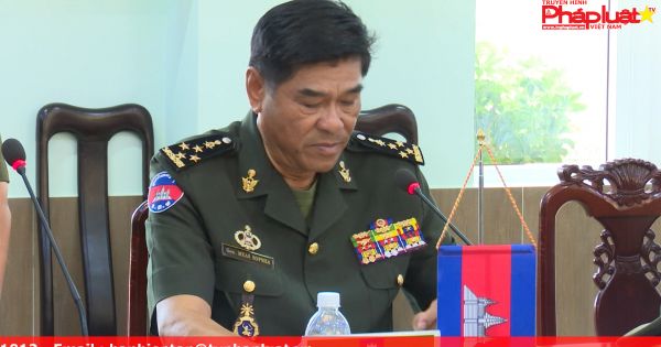 Phó Tổng tư lệnh Quân đội Hoàng gia Campuchia thăm Trường TC Biên phòng 2