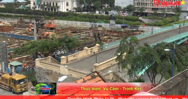 TPHCM: Cầu Móng lịch sử bị nứt lớn