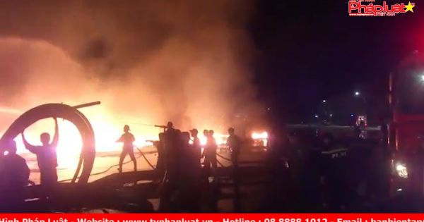Hải Phòng: Cháy dữ dội tại kho hàng Công ty nhựa Tiền Phong