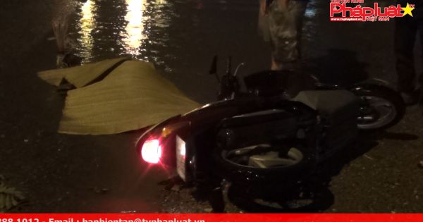 Sau cơn mưa lớn, người dân phát hiện người đàn ông chết bên cạnh chiếc xe máy