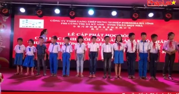 Formosa Hà Tĩnh: Trao hơn 400 học bổng cho học sinh nghèo hiếu học