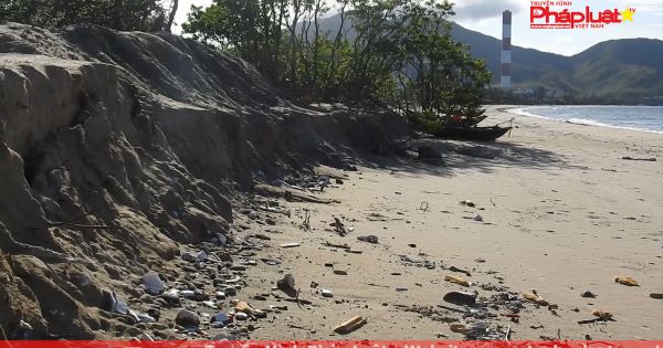 Hà Tĩnh: Người dân bất an trước tình trạng sạt lở bờ biển