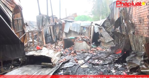 Kiên Giang: cháy rụi 03 căn nhà, 3 người tử vong
